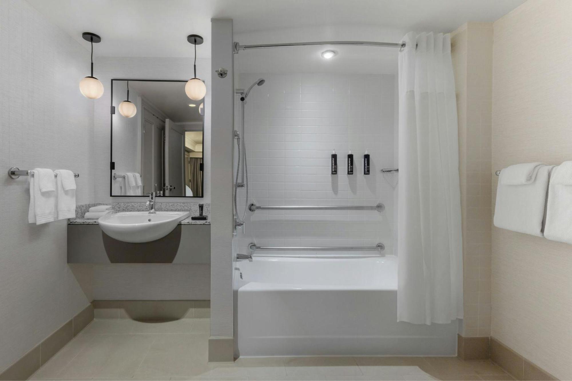 Renaissance Boston Seaport District Otel Dış mekan fotoğraf